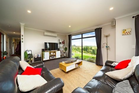 Photo of property in 444 Dover Road, Okato, New Plymouth, 4374