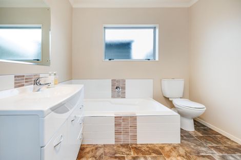 Photo of property in 10 Ouse Street, Rongotea, 4476