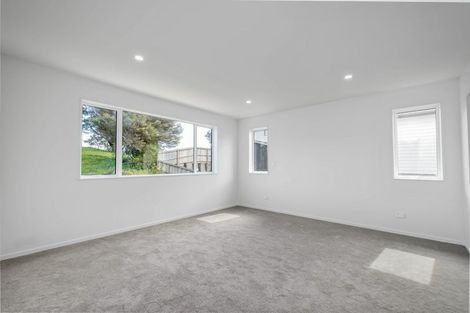 Photo of property in 36 Baumea Rise, Massey, Auckland, 0614