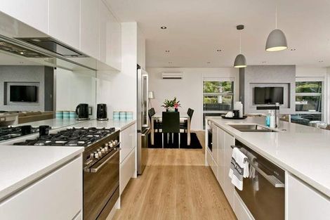 Photo of property in 49 Sylvia Road, Hillcrest, Auckland, 0627