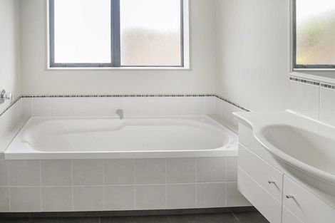 Photo of property in 7 Crocus Lane, Aidanfield, Christchurch, 8025