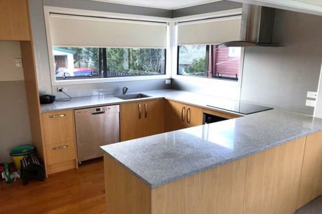 Photo of property in 37 Edgewater Drive, Pakuranga, Auckland, 2010