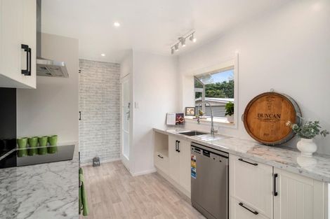 Photo of property in 37 Martin Street, Utuhina, Rotorua, 3015