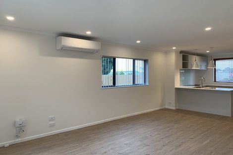 Photo of property in 468c Roscommon Road, Clendon Park, Auckland, 2103