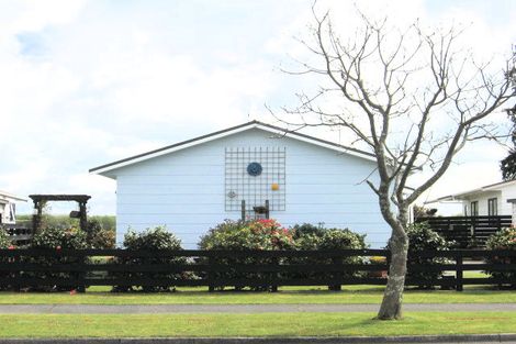 Photo of property in 35a Aquarius Drive, Kawaha Point, Rotorua, 3010