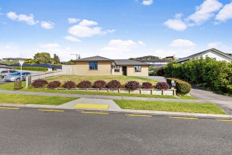 Photo of property in 38 Fernbrook Drive, Hurworth, New Plymouth, 4310
