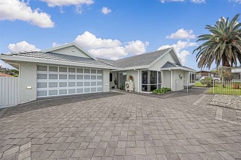 Photo of property in 1 Driscoll Place, Farm Cove, Auckland, 2012