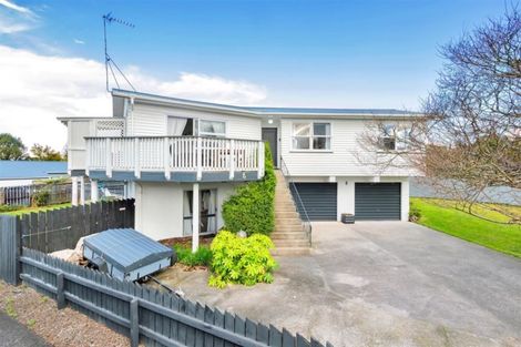 Photo of property in 9 Bodi Place, Te Atatu South, Auckland, 0610