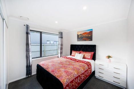 Photo of property in 8 Henty Lane, Marton, 4710