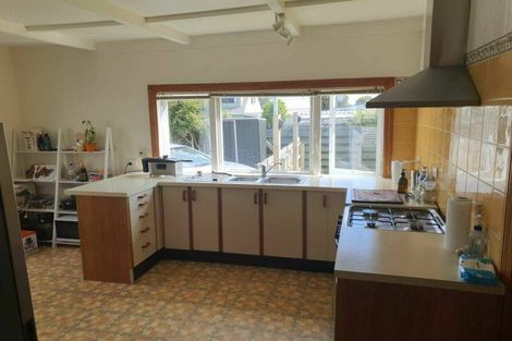 Photo of property in 135 Astley Avenue, New Lynn, Auckland, 0600