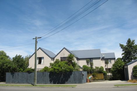 Photo of property in 2/218 Edgeware Road, Edgeware, Christchurch, 8013