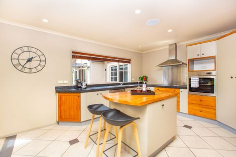 Photo of property in 18 Roderick Place, Rototuna, Hamilton, 3210