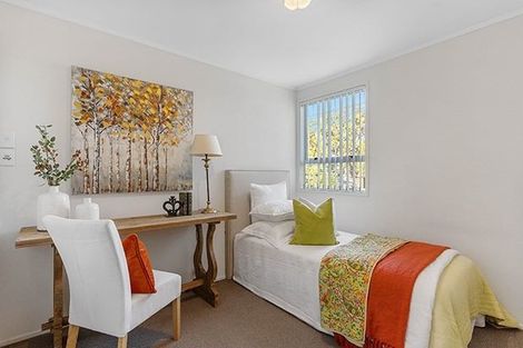 Photo of property in 110 Clovelly Road, Bucklands Beach, Auckland, 2012