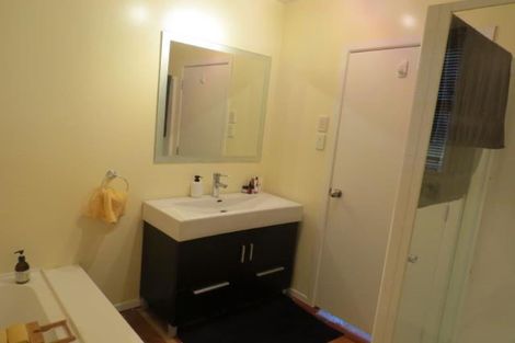 Photo of property in 5 Mayfair Place, Westown, New Plymouth, 4310