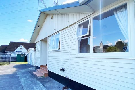 Photo of property in 93 Edgewater Drive, Pakuranga, Auckland, 2010