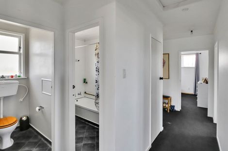 Photo of property in 5 Purnell Place, Marton, 4710