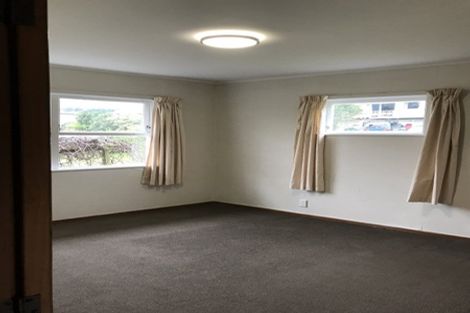 Photo of property in 19 Lyford Crescent, Sunnynook, Auckland, 0620
