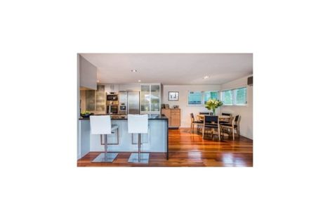 Photo of property in 8 Taumata Road, Castor Bay, Auckland, 0620