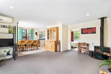 Photo of property in 3 Carling Avenue, Massey, Auckland, 0614