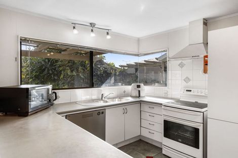 Photo of property in 4 Biscay Place, Conifer Grove, Takanini, 2112
