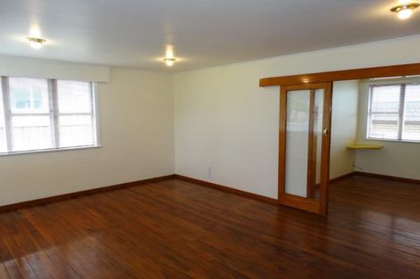 Photo of property in 22 Cron Avenue, Te Atatu South, Auckland, 0610