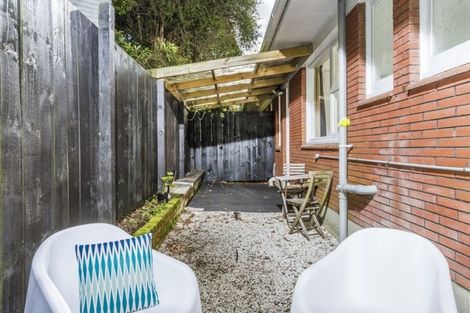 Photo of property in 1/1 Hatherlow Street, Glenfield, Auckland, 0629