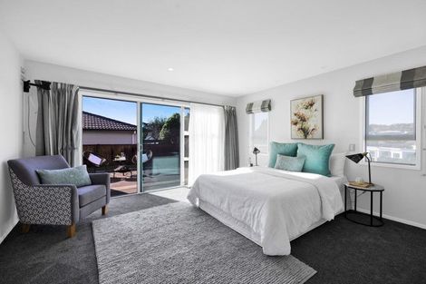 Photo of property in 17a Winstone Place, Highlands Park, New Plymouth, 4312