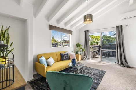 Photo of property in 1/46 Chippendale Crescent, Birkdale, Auckland, 0626