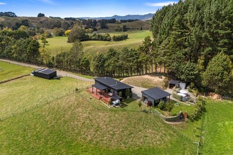 Photo of property in 338 Valley Road, Colyton, Feilding, 4775