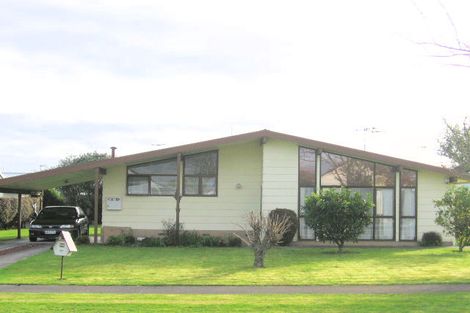 Photo of property in 99 Oakfield Crescent, Pukete, Hamilton, 3200