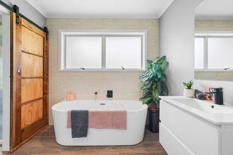 Photo of property in 66 Hall Road, Peacocke, Hamilton, 3282