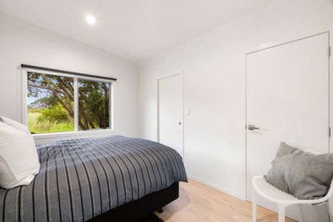 Photo of property in 6 Rhona Place, Mahia, 4198
