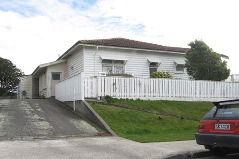 Photo of property in 2 Shirley Street, Karori, Wellington, 6012