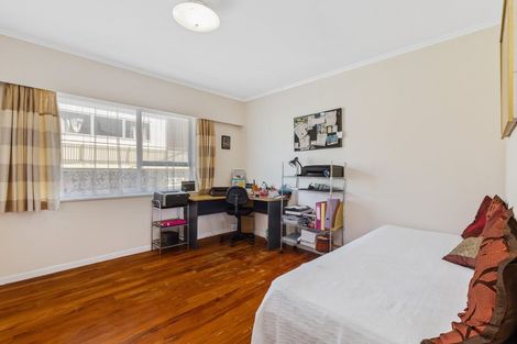 Photo of property in 13 Mcdowell Crescent, Hillcrest, Auckland, 0627