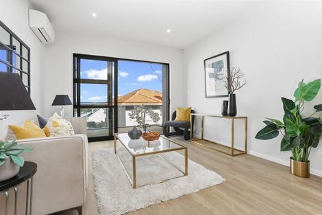 Photo of property in 2/1 Egremont Street, Belmont, Auckland, 0622