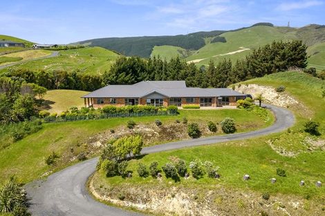 Photo of property in 50 Bing Lucas Drive, Tawa, Wellington, 5028