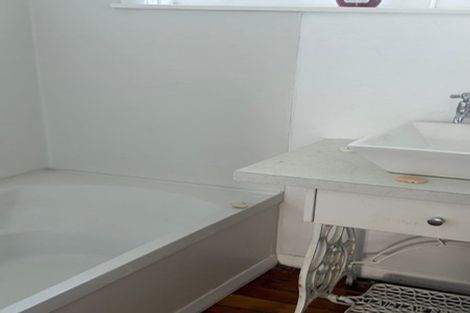 Photo of property in 114 Limbrick Street, Terrace End, Palmerston North, 4410