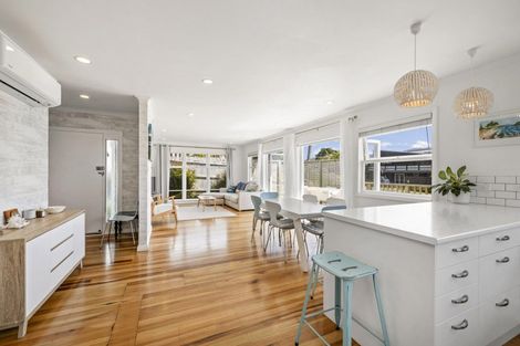 Photo of property in 10 Tahuna Avenue, Raglan, 3225