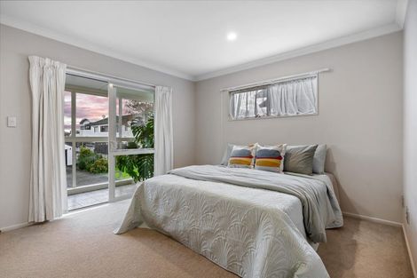 Photo of property in 18 Tollana Road, Te Atatu Peninsula, Auckland, 0610
