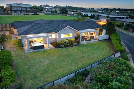 Photo of property in 23 Manhattan Rise, Orewa, 0931