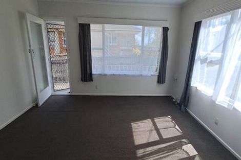 Photo of property in 1/96 Te Atatu Road, Te Atatu South, Auckland, 0610