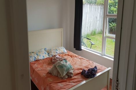 Photo of property in 3/2 Lansdowne Street, Bayswater, Auckland, 0622