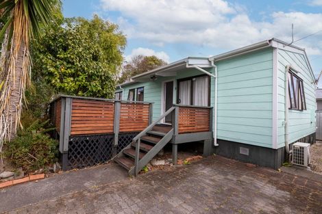 Photo of property in 2/180 Henderson Valley Road, Henderson, Auckland, 0612