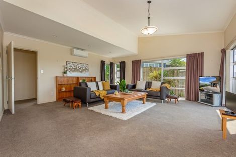 Photo of property in 50a Signal Street, Foxton Beach, Foxton, 4815