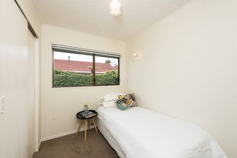 Photo of property in 27 Parkvale Road, Karori, Wellington, 6012