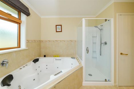 Photo of property in 11 Wanganui Road, Marton, 4710