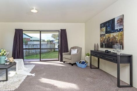 Photo of property in 1/29 Aeronautic Road, Takanini, 2112