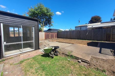 Photo of property in 15 Trentham Road, Papakura, 2110
