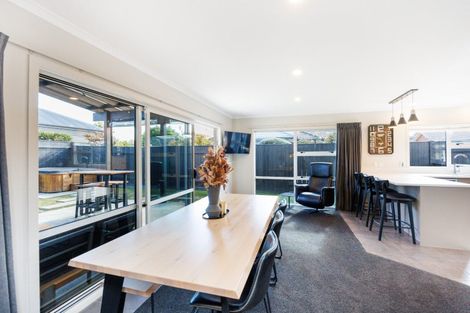 Photo of property in 9 Lorenzo Place, Kelvin Grove, Palmerston North, 4414