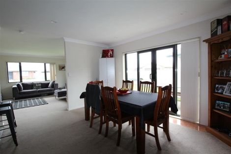 Photo of property in 6 Chadwick Place, Rototuna North, Hamilton, 3210